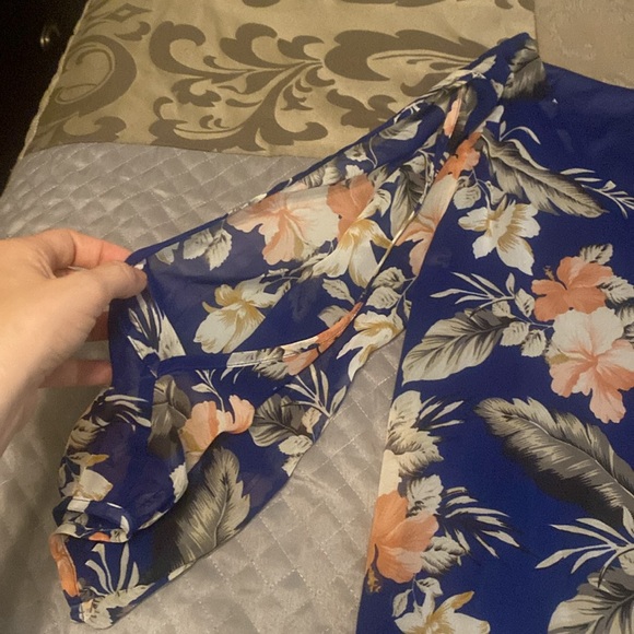 Lulu’s tropical print shift dress - Picture 7 of 8